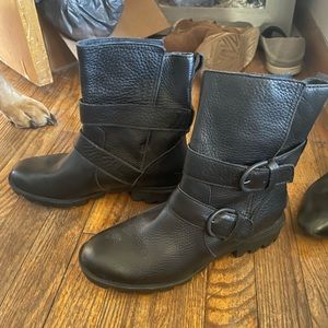 Sorel leather boots